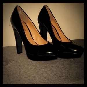 Cosmopolitan black heels